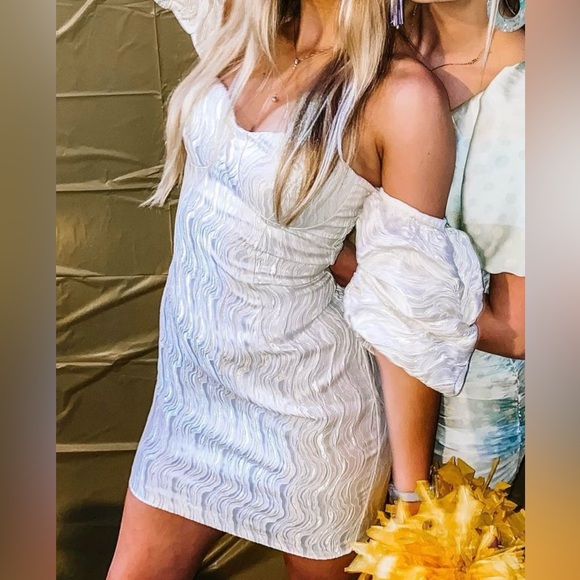 Asos size 2 textured off the shoulder mini dress - Picture 5 of 5